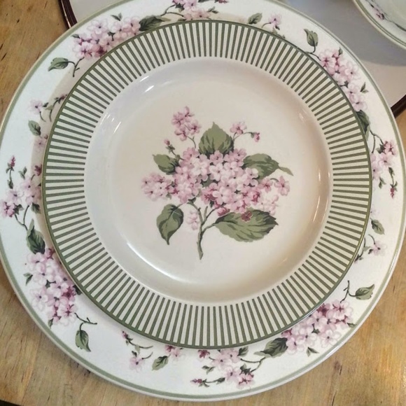 Complete Dinnerware Set "Pink Hydrangea" by MSE - Picture 6 of 8